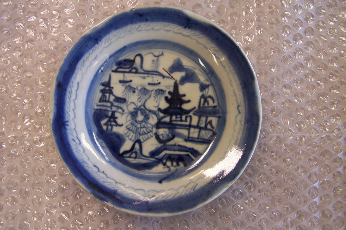 Tea Plate owned by Mrs Jane Morris