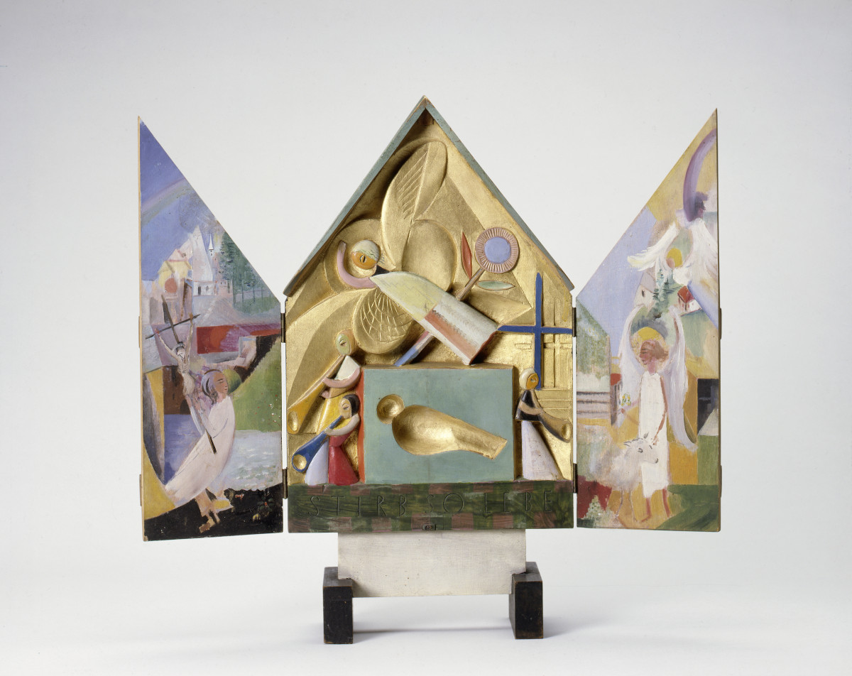 A three-pronged altarpiece decorated with figures and landscapes in gold and pastel colours