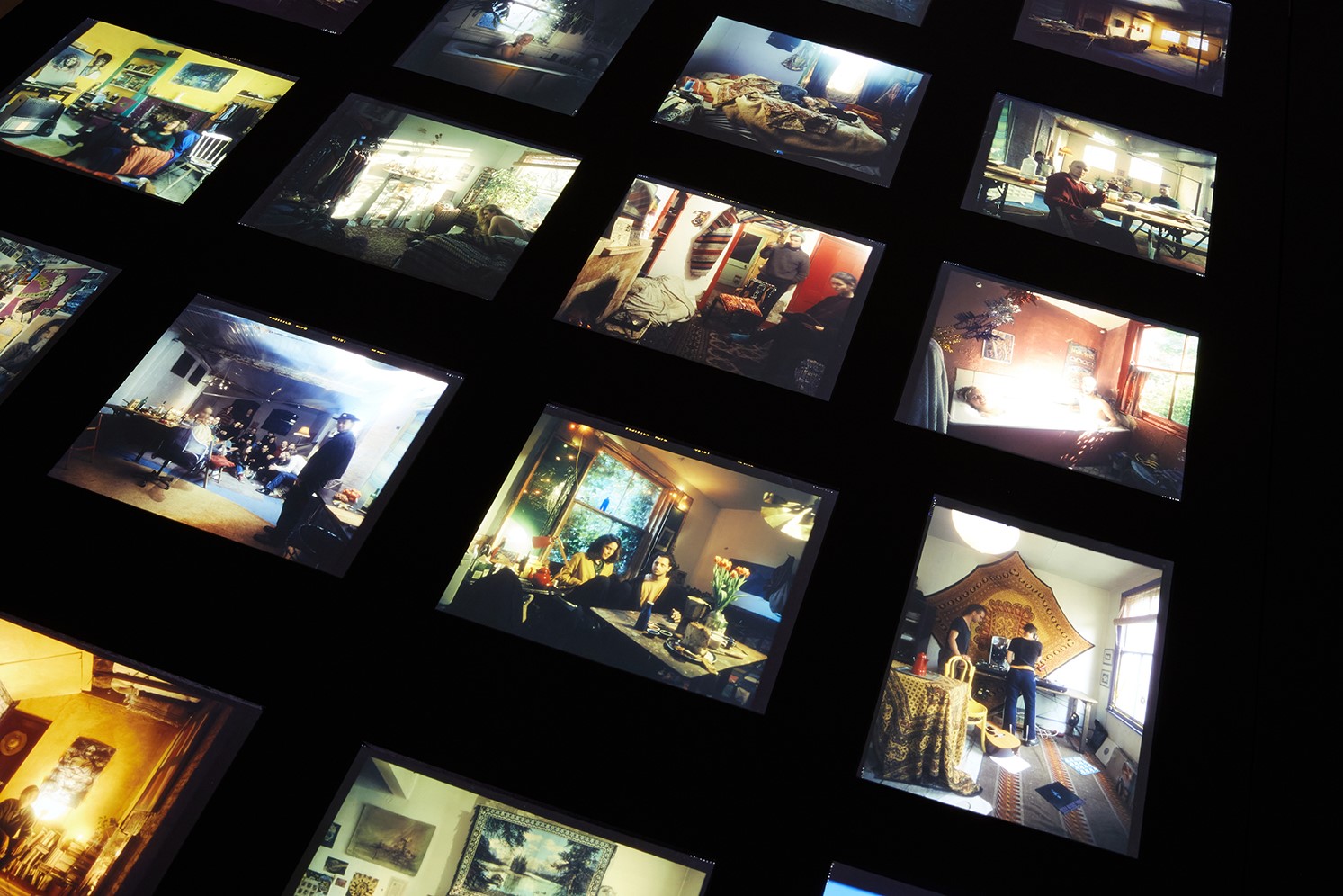 Lightbox displaying photographs